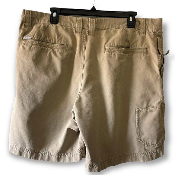 Columbia Tan Cargo Shorts, Size 38 - Picture 13 of 13